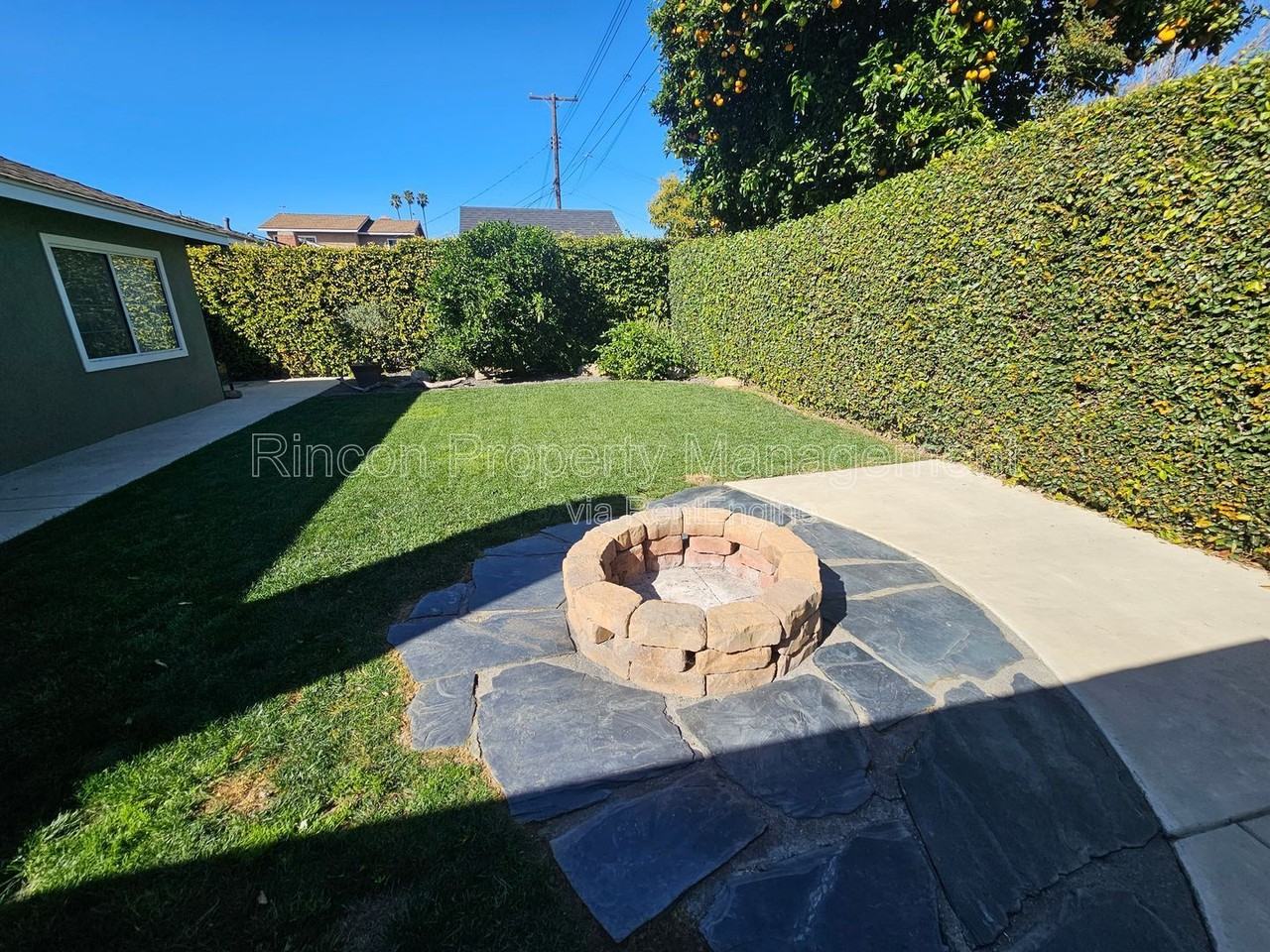 364 Broderick Ave - Photo 4 of 50