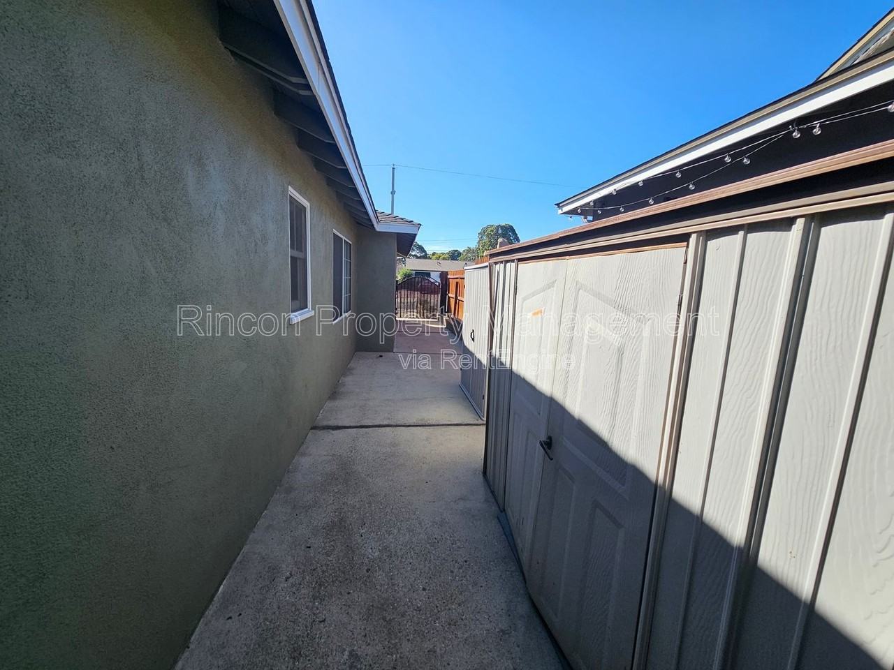 364 Broderick Ave - Photo 7 of 49