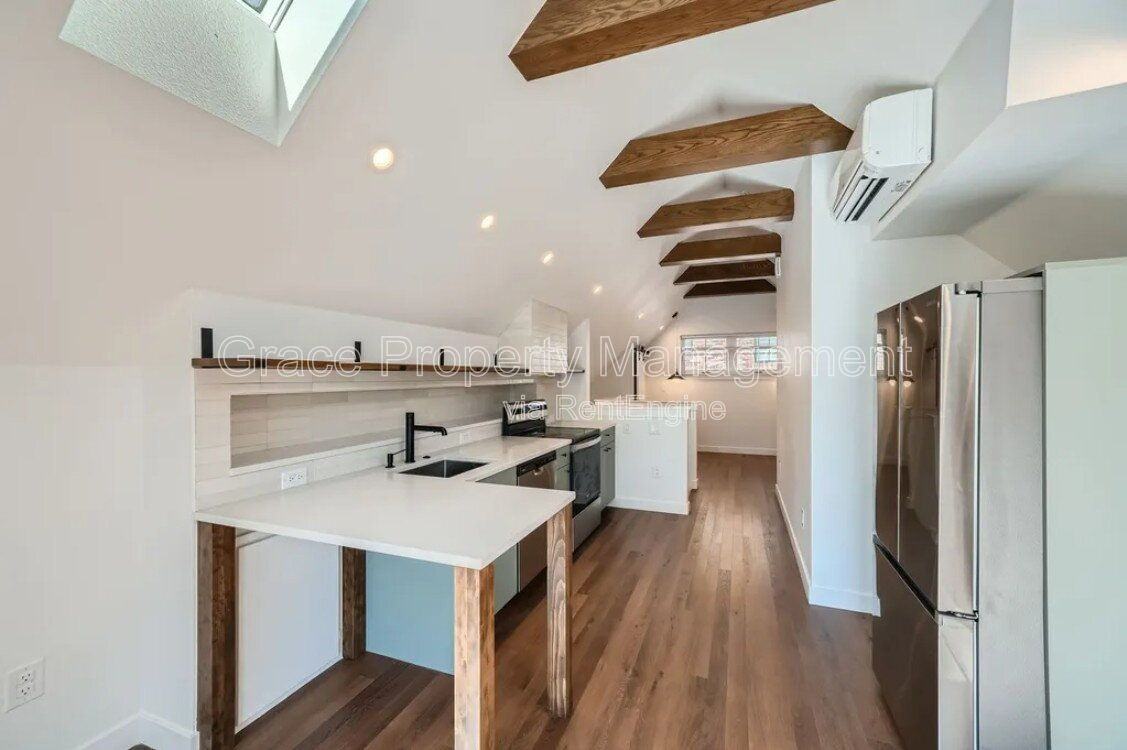 1308 1/2 S Grant St - Photo 6 of 15