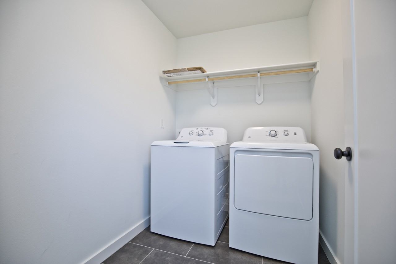 722 W Stone St #15071953 - Photo 2 of 26