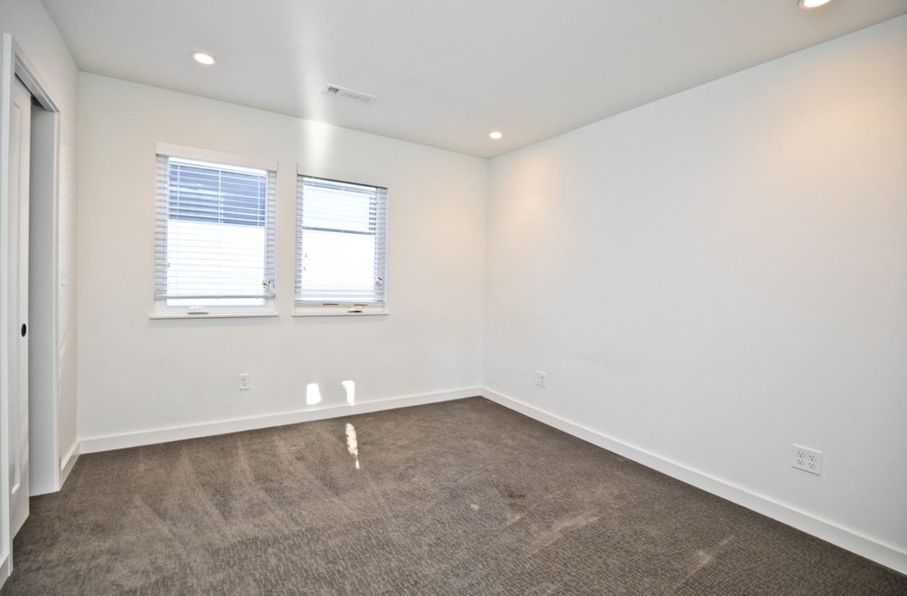 722 W Stone St #15071953 - Photo 7 of 26