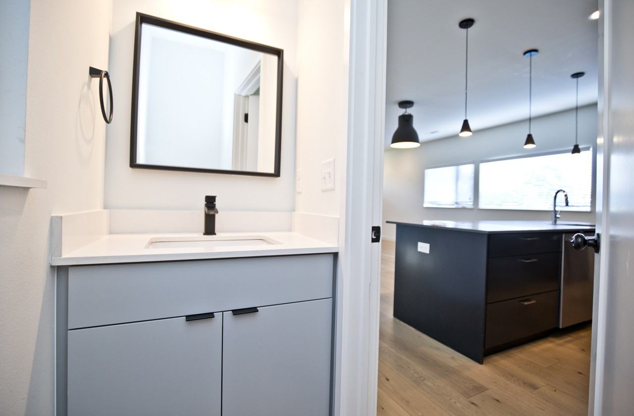 722 W Stone St #15071953 - Photo 5 of 26