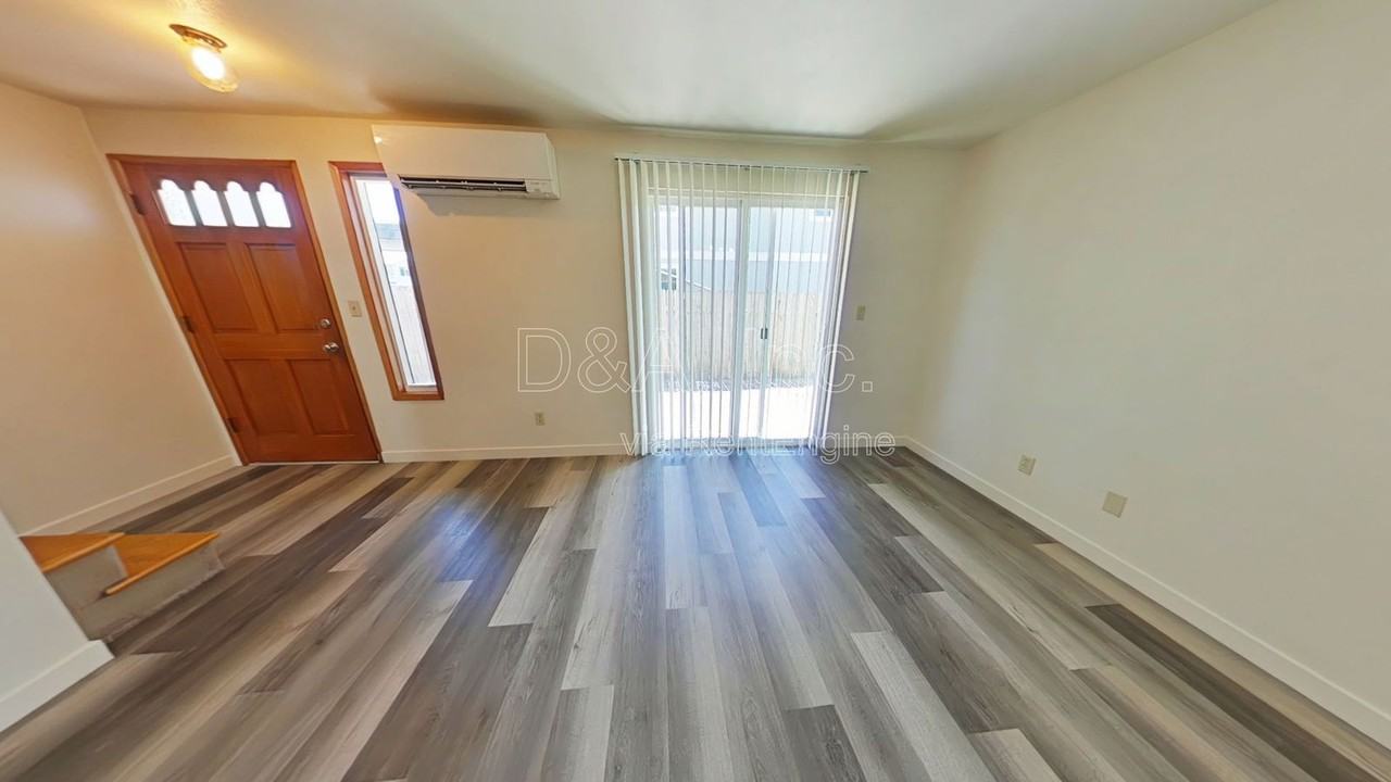 1482 Nw 20th St - Photo 2 of 13