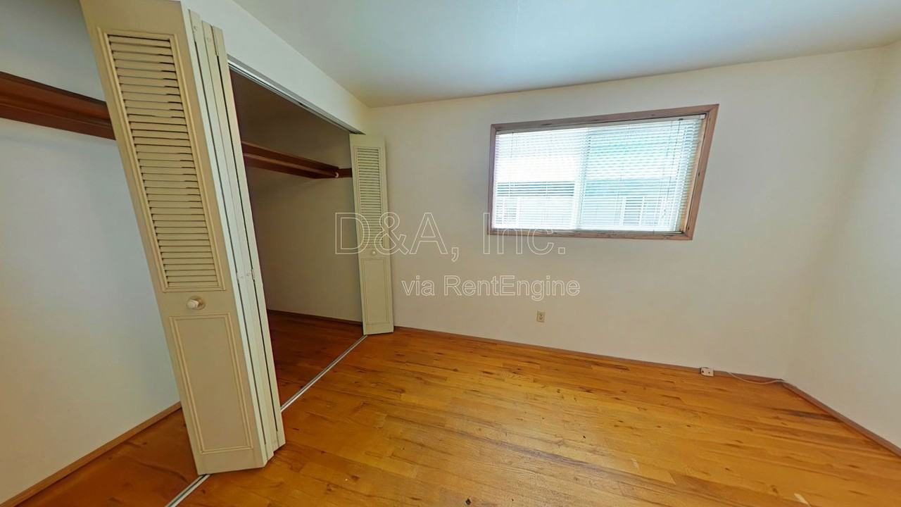 1482 Nw 20th St - Photo 5 of 13