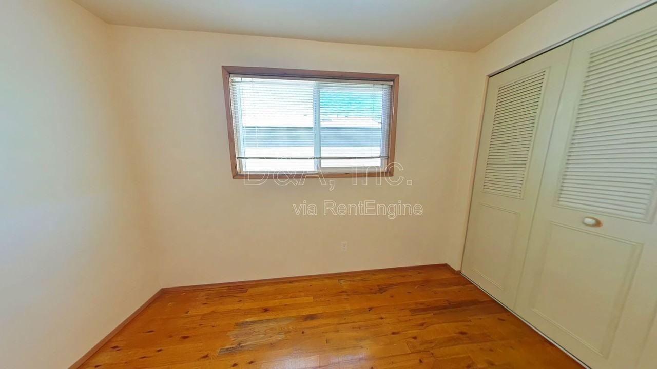 1482 Nw 20th St - Photo 6 of 13