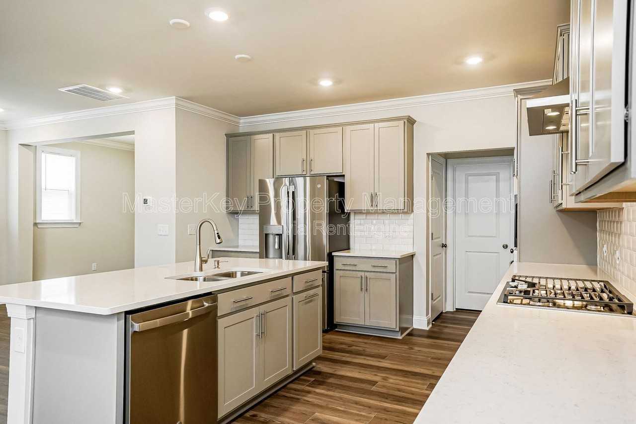 2968 Ocean Sunrise Dr - Photo 4 of 29