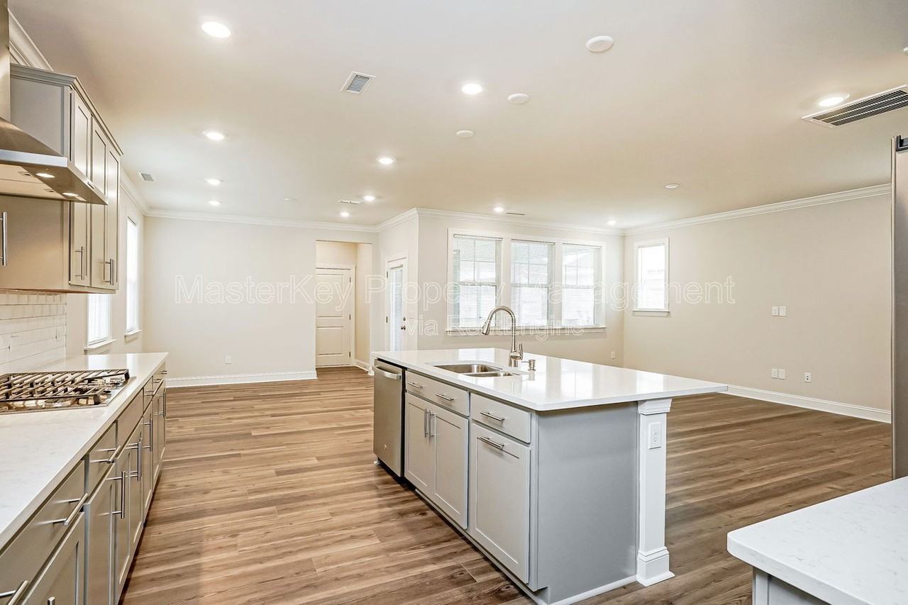 2968 Ocean Sunrise Dr - Photo 5 of 29