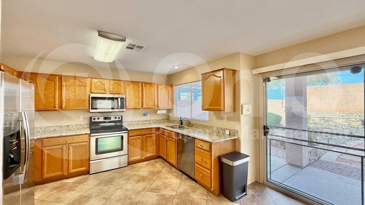 17605 N 2nd Ave - Photo 4 of 23