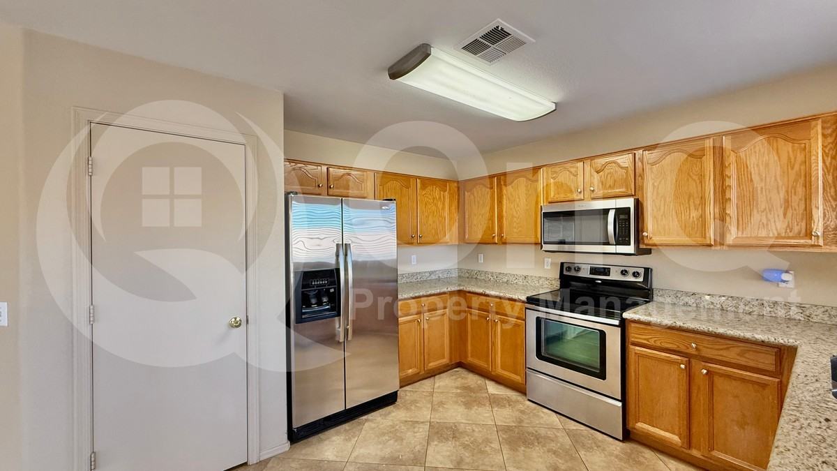 17605 N 2nd Ave - Photo 5 of 23