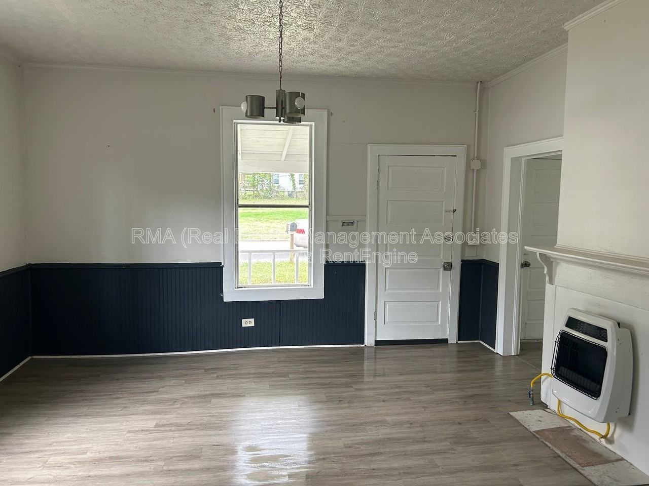 457 N 9th St - Photo 2 of 5