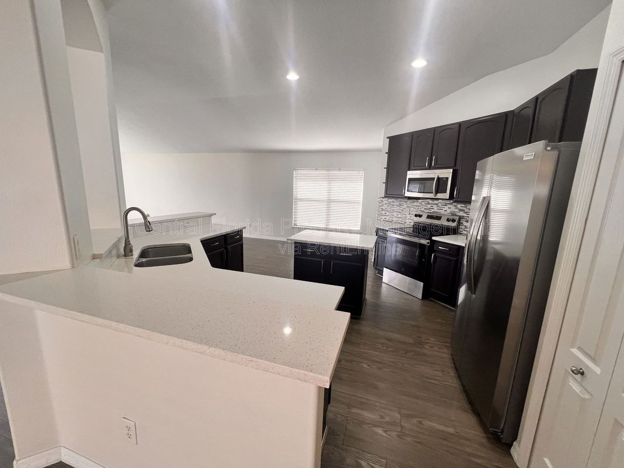 3930 Lakeside Reserve Ln - Photo 5 of 26