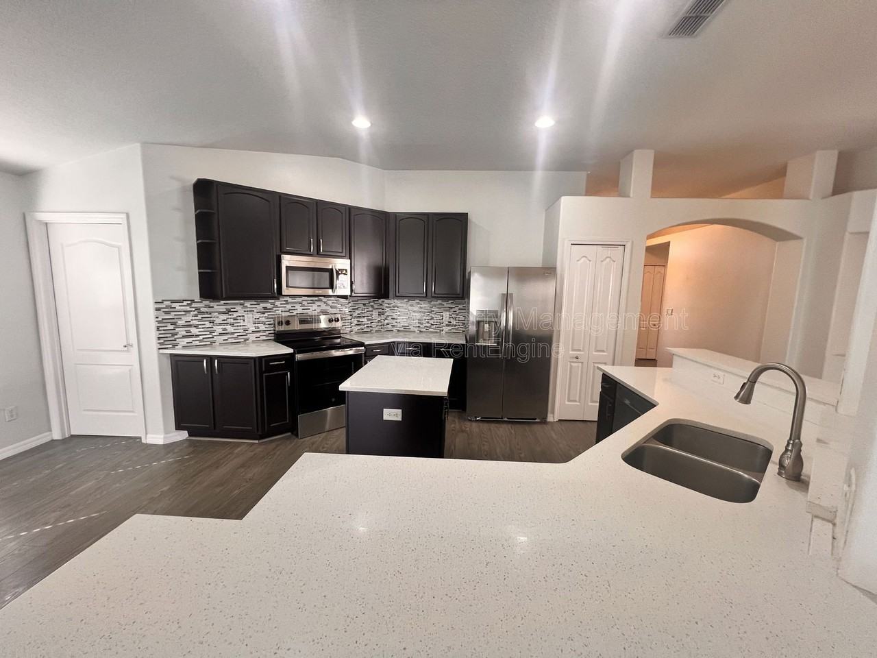 3930 Lakeside Reserve Ln - Photo 6 of 26