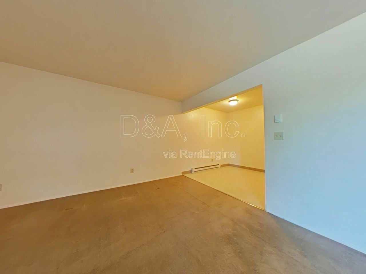 780 Nw 11th St - Photo 3 of 8