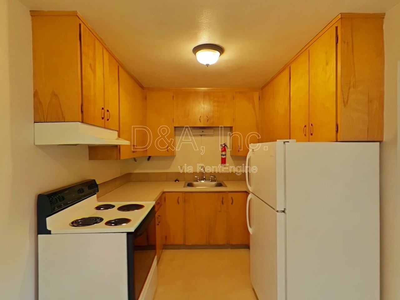 780 Nw 11th St - Photo 4 of 8