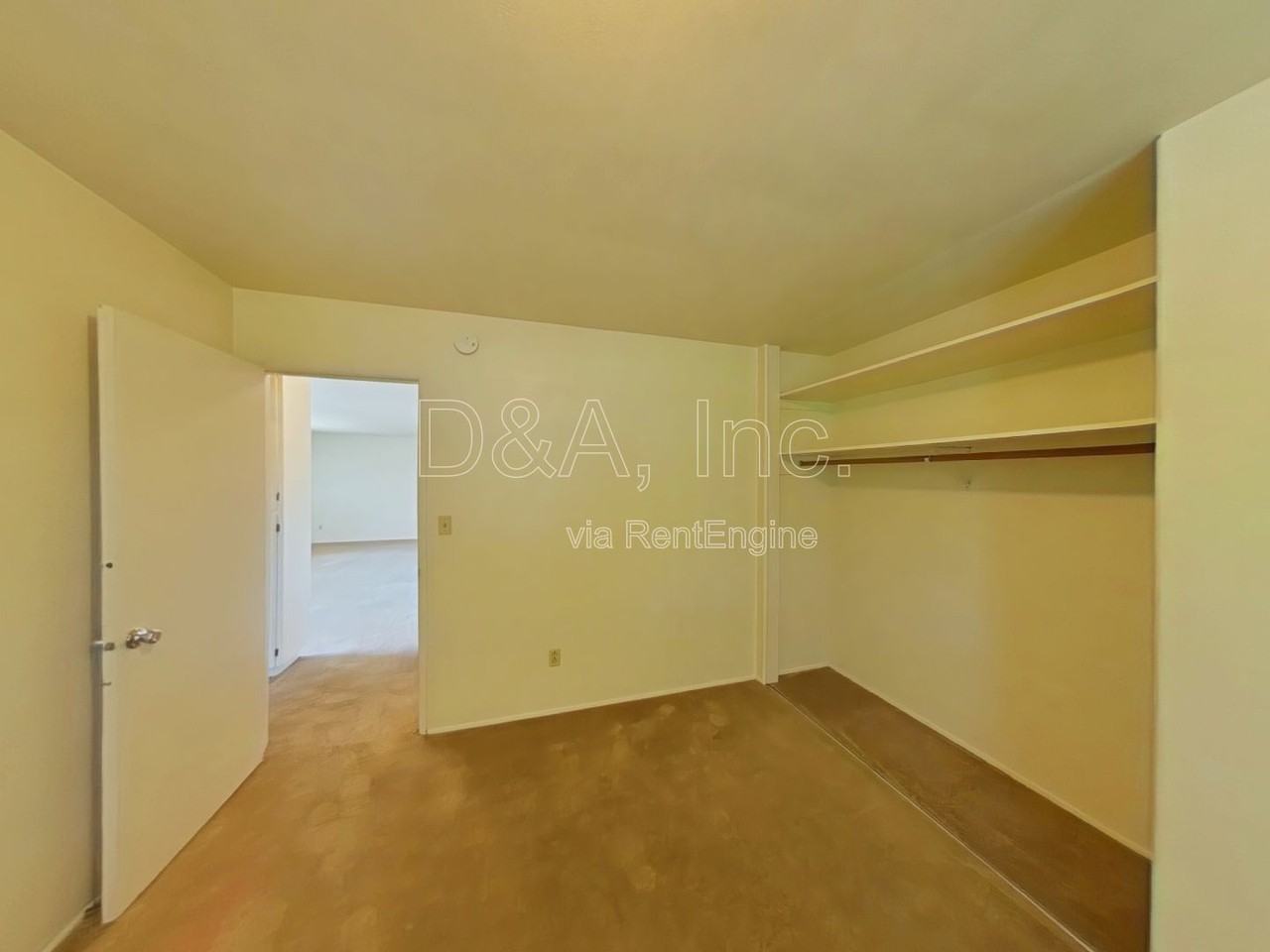 780 Nw 11th St - Photo 6 of 8