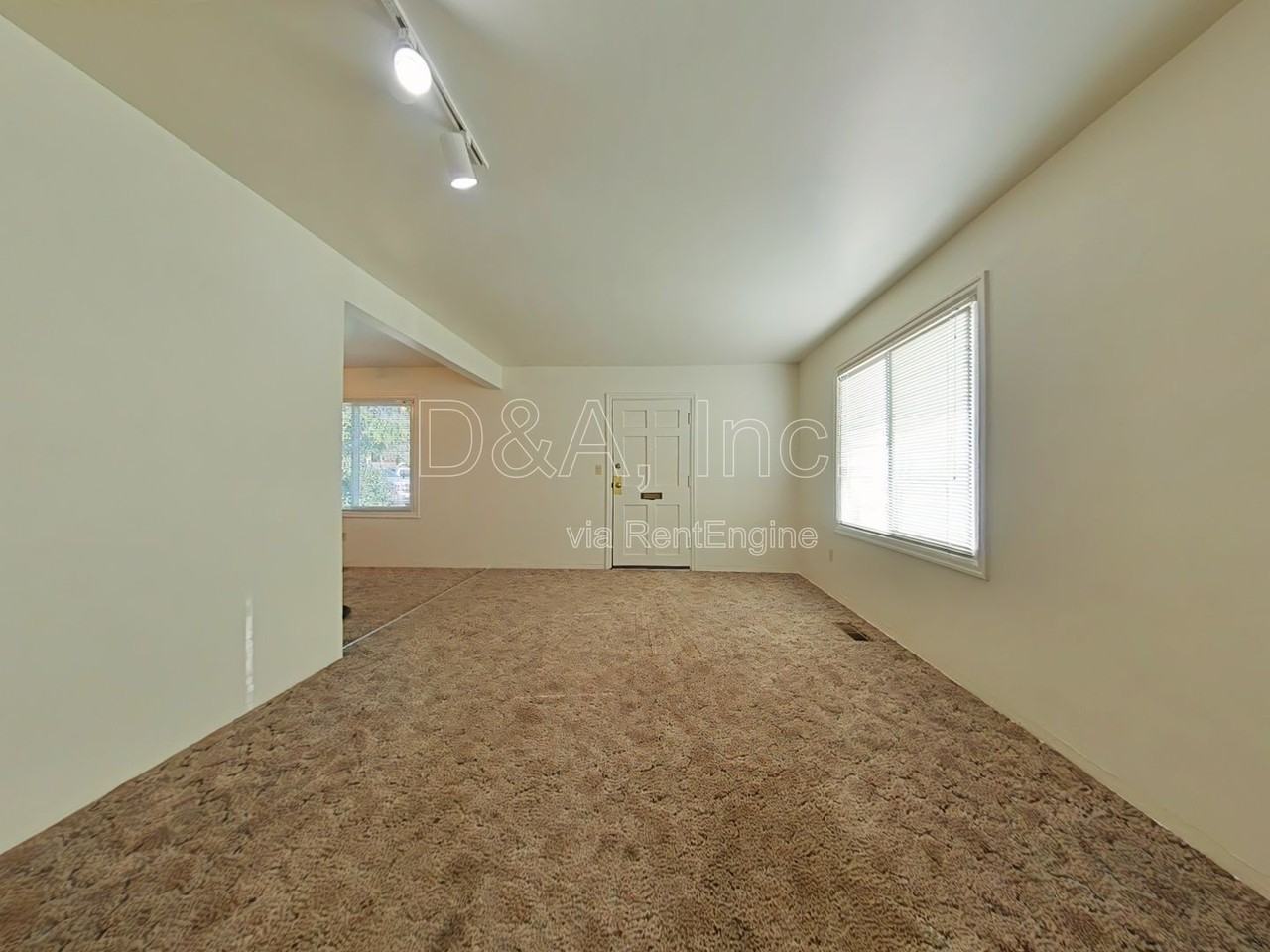 2008 Nw Tyler Ave - Photo 3 of 12