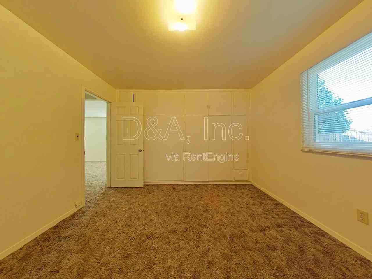 2008 Nw Tyler Ave - Photo 7 of 12