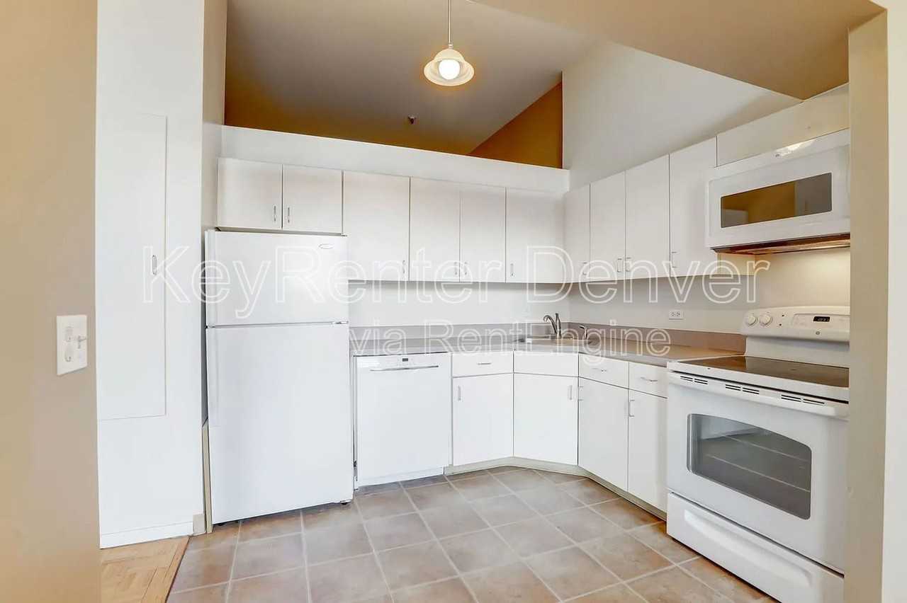 720 16th St #404 - Photo 6 of 16