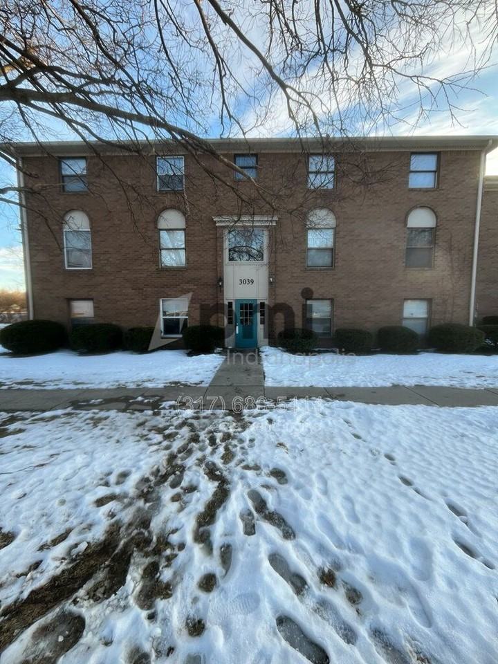 3039 E 47th St #F