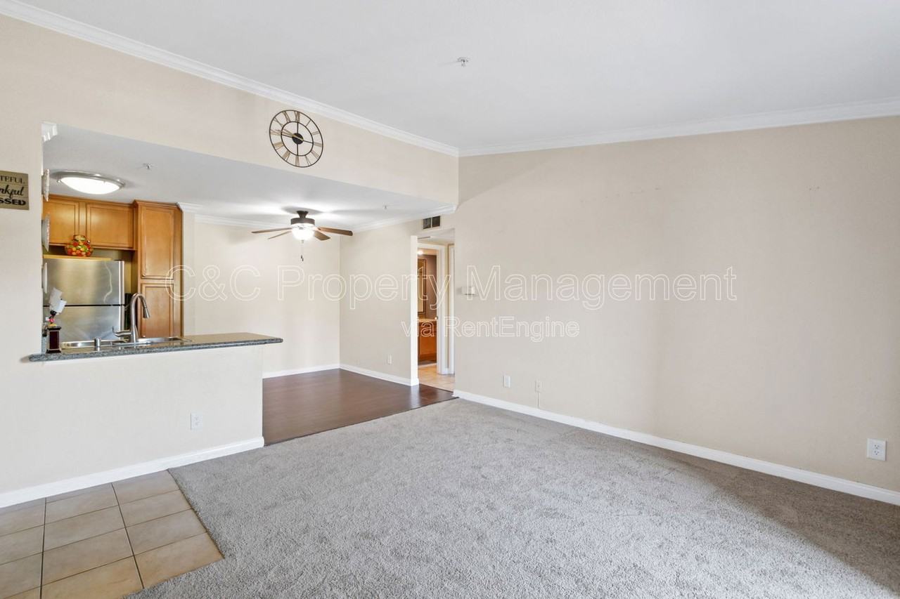 1020 La Terraza Cir #306 - Photo 7 of 10