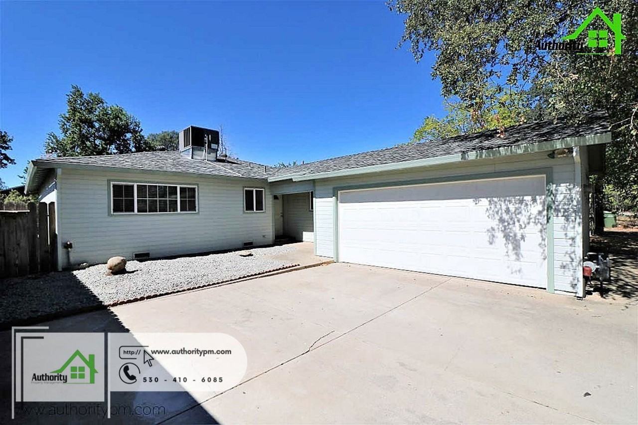 2176 Oxford Rd - Photo 2 of 28