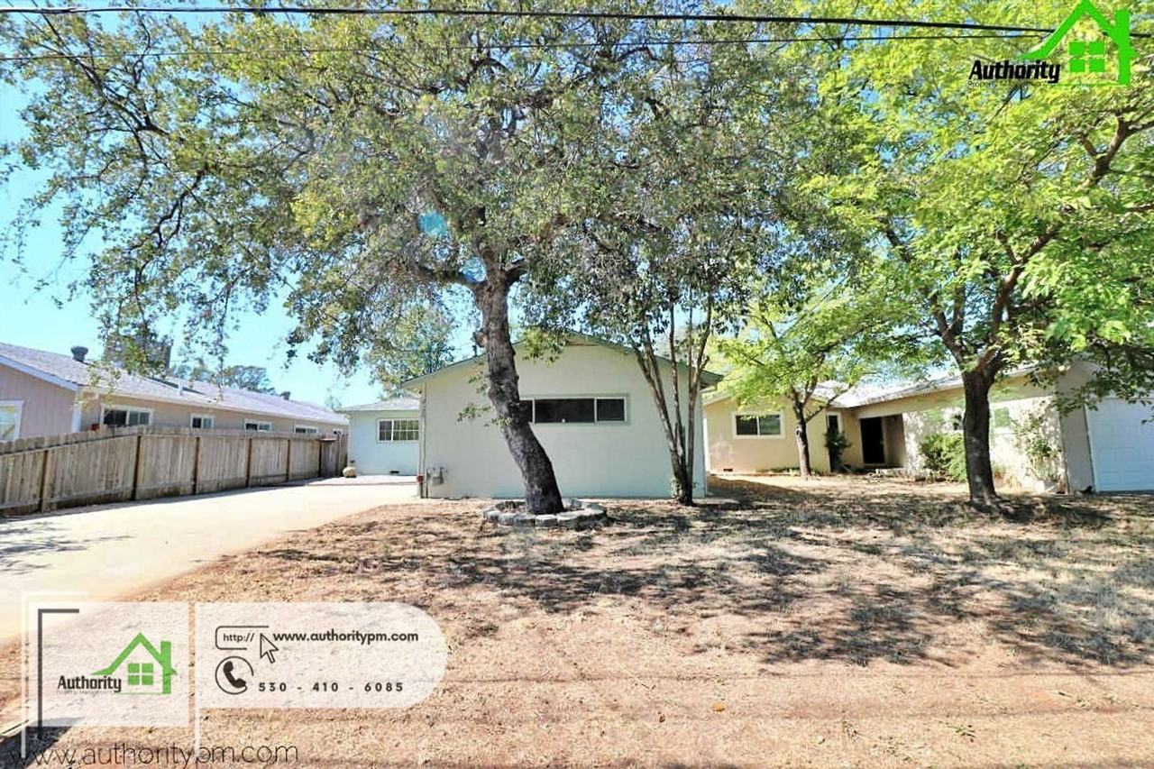 2176 Oxford Rd - Photo 3 of 28