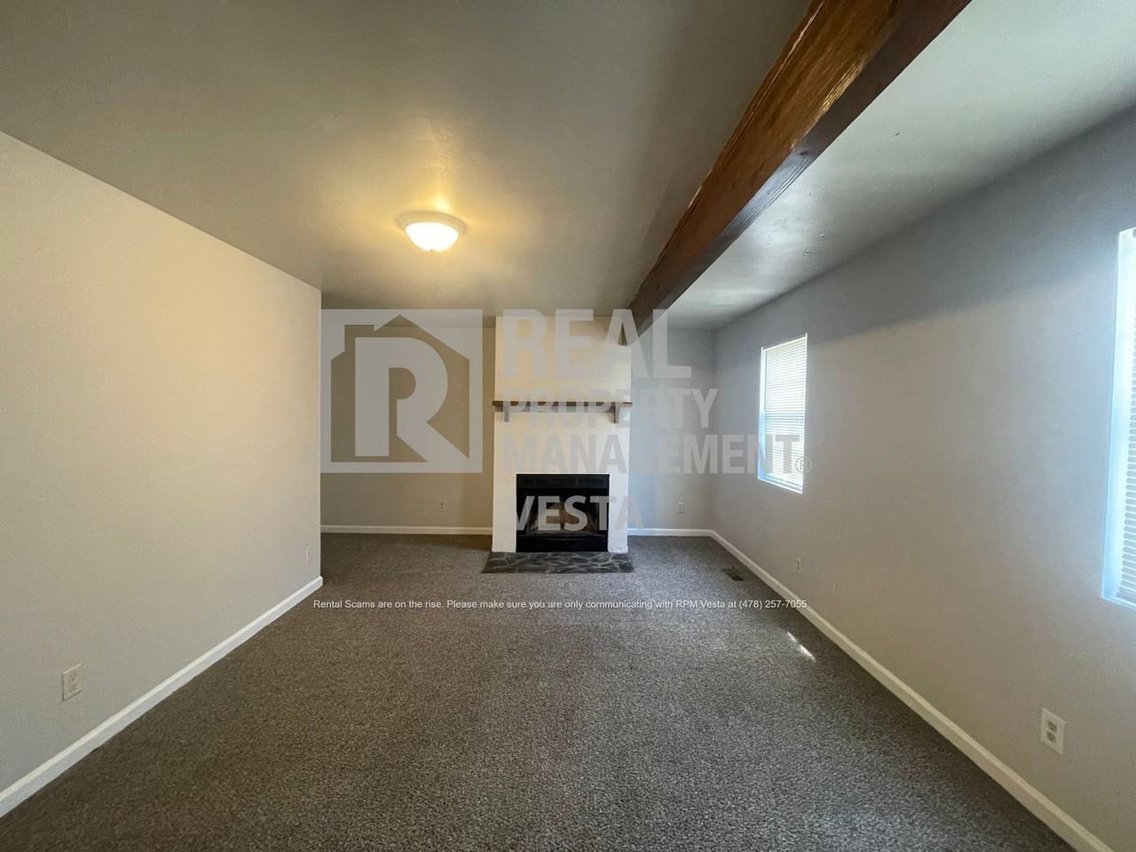 634 Maplewood Dr - Photo 2 of 17