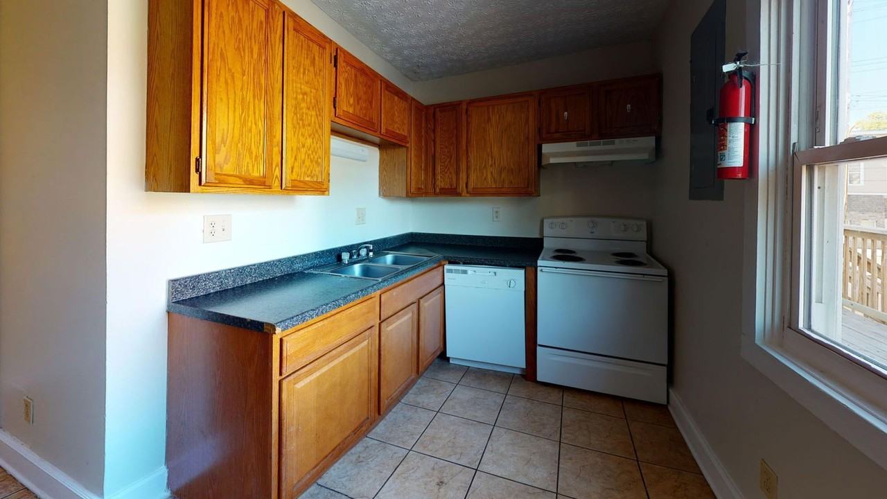 1363 Indianola Ave - Photo 3 of 7