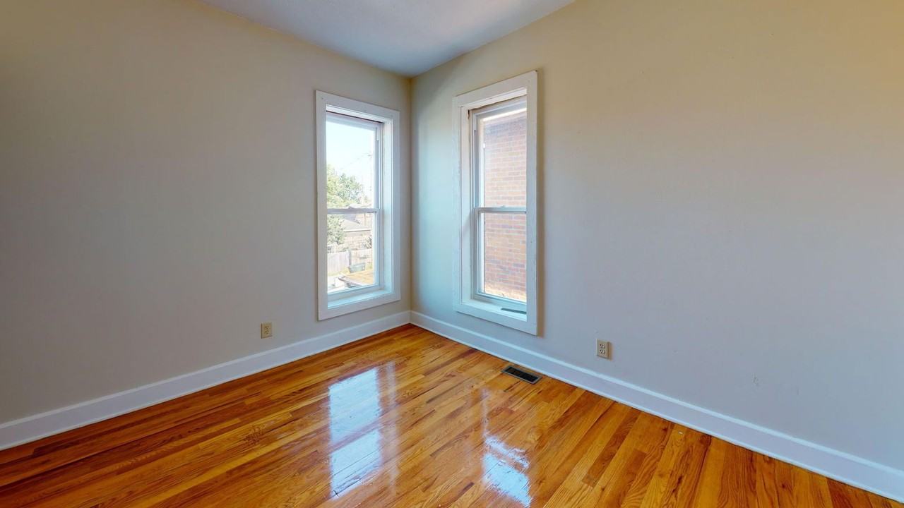 1363 Indianola Ave - Photo 5 of 7