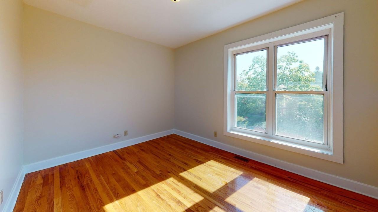 1363 Indianola Ave - Photo 6 of 7