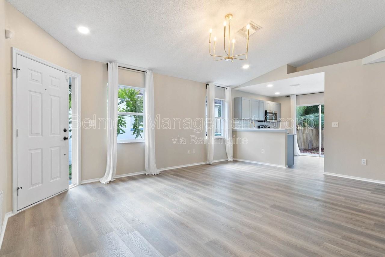 6438 Tidewave St - Photo 7 of 18