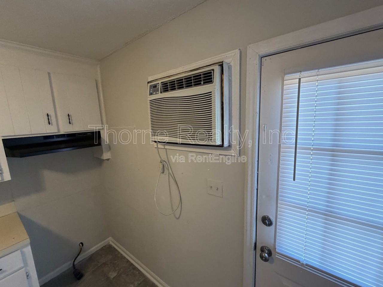 1143 Williford St - Photo 3 of 11