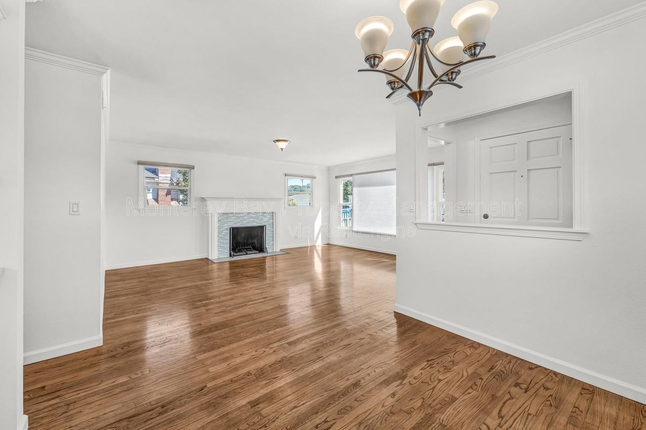 12 Lilac St - Photo 4 of 17