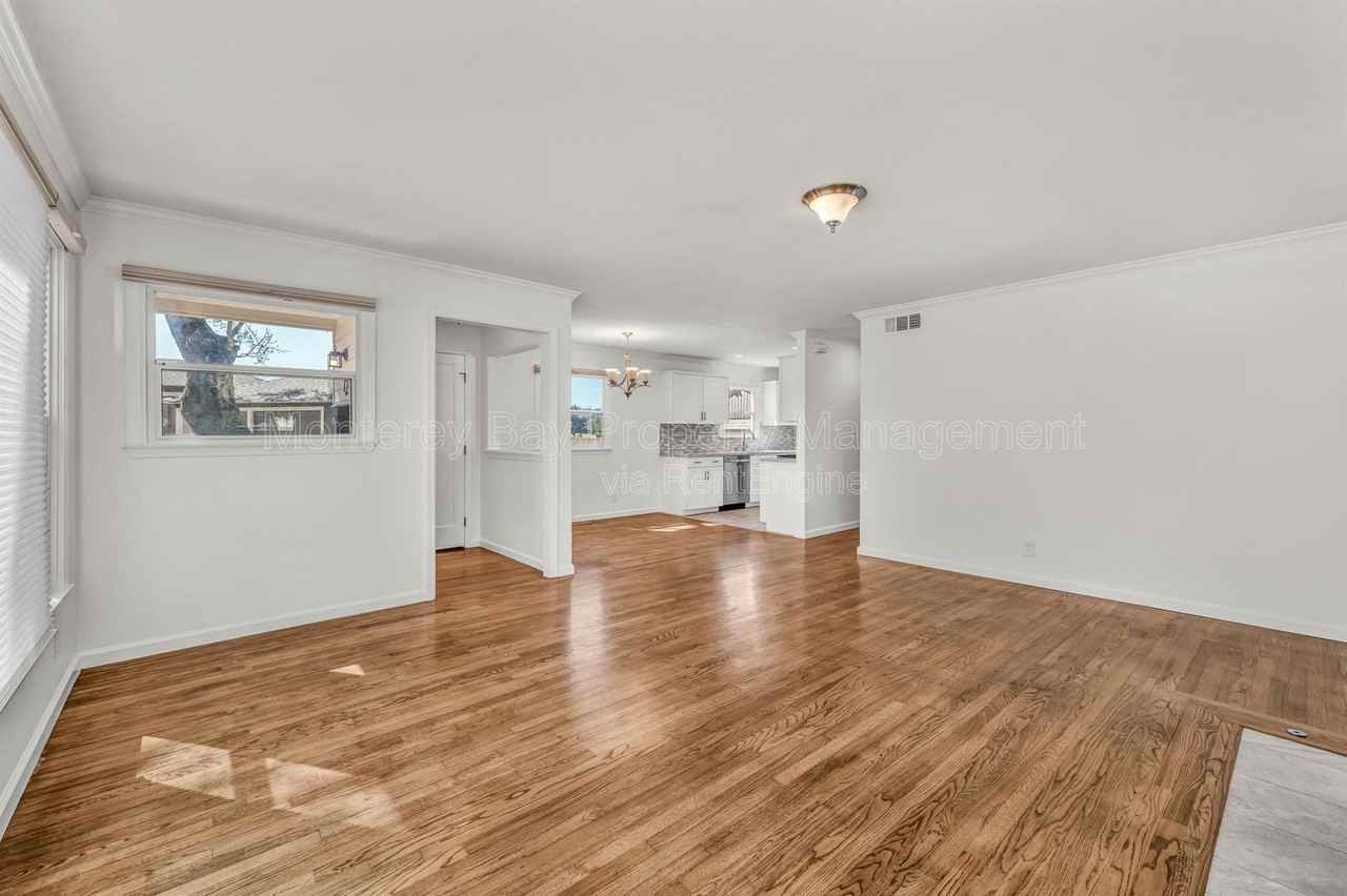 12 Lilac St - Photo 5 of 17