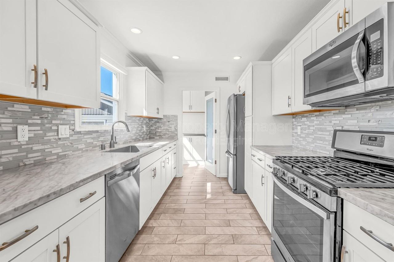 12 Lilac St - Photo 6 of 17