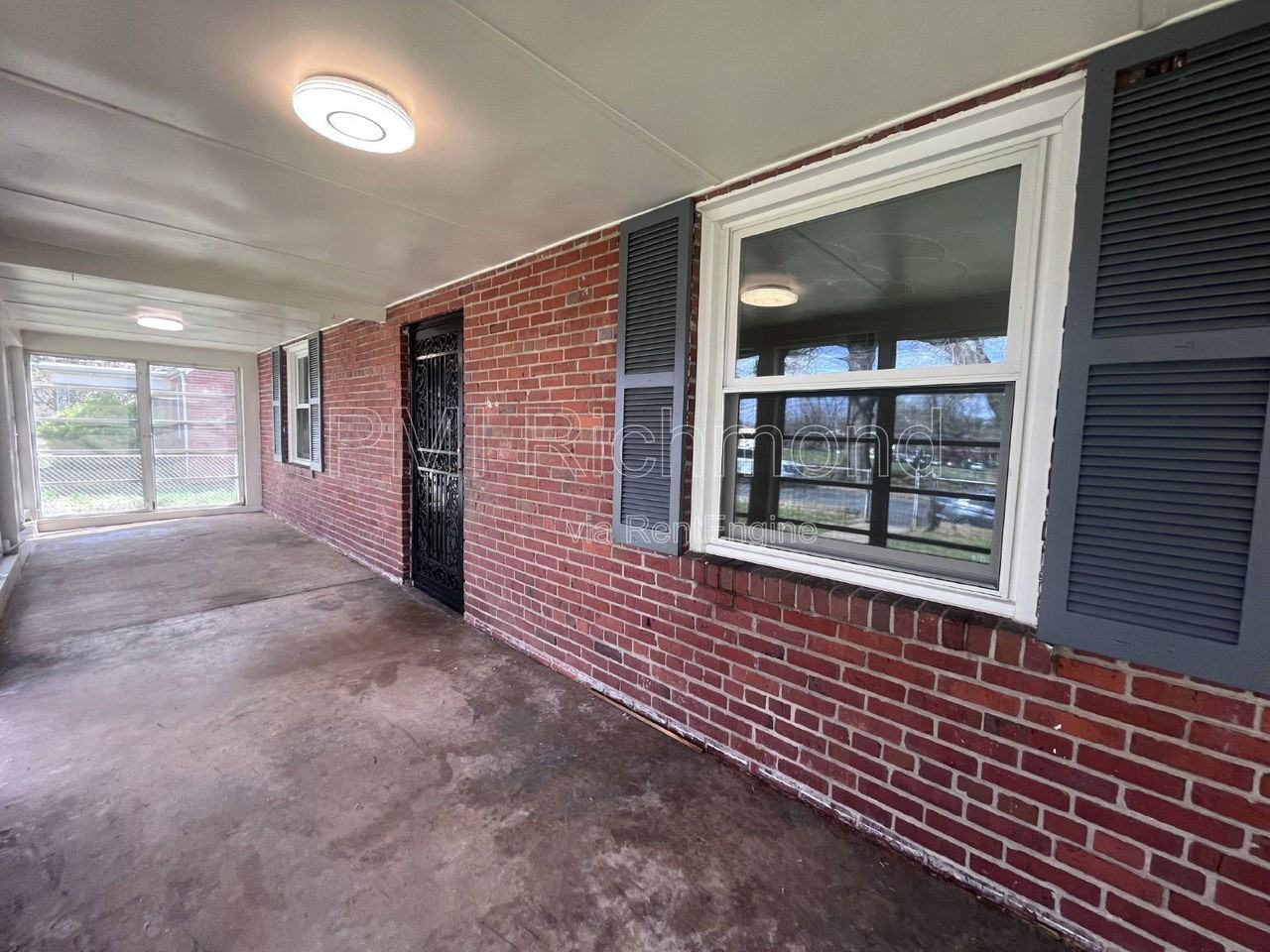 3007 Grant St - Photo 3 of 18