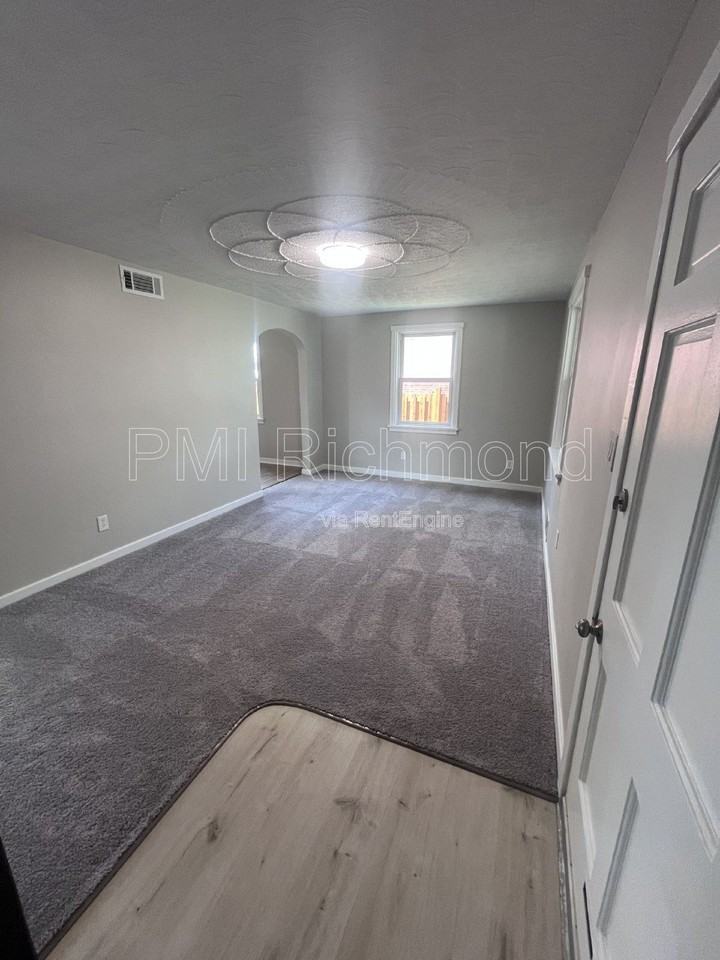 3007 Grant St - Photo 4 of 18