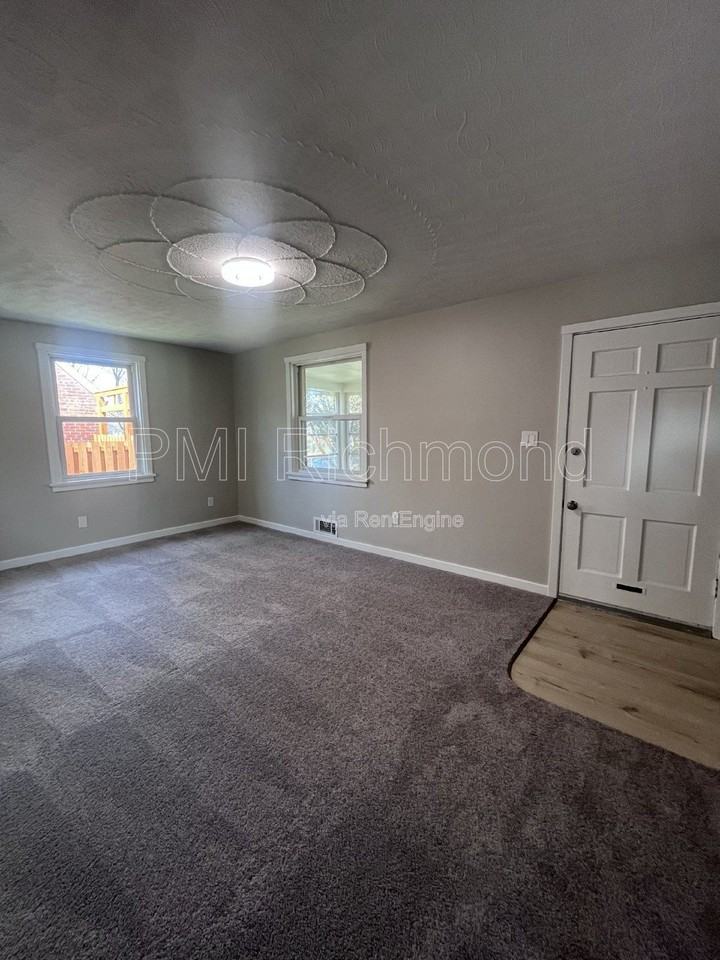 3007 Grant St - Photo 5 of 18