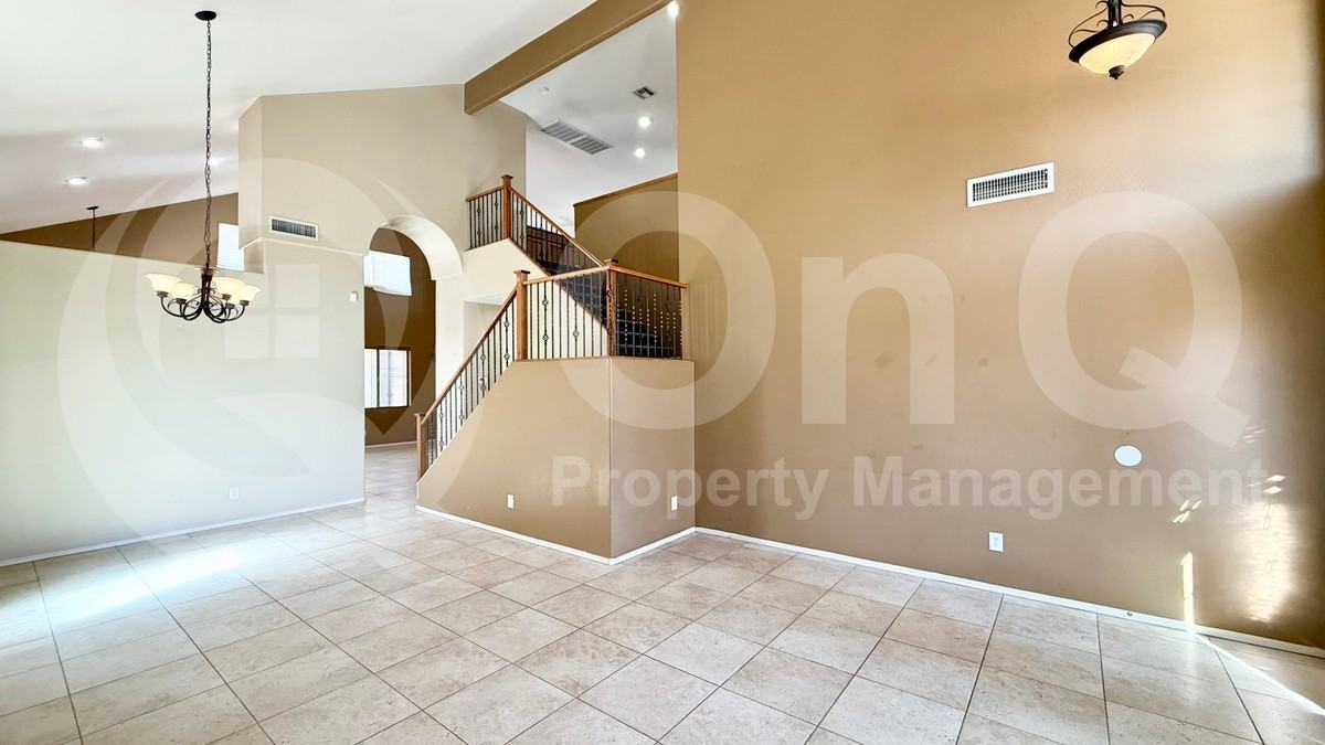 9710 S 44th Dr - Photo 5 of 32