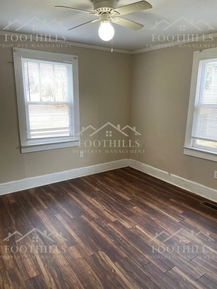 96 North St - Photo 7 of 9