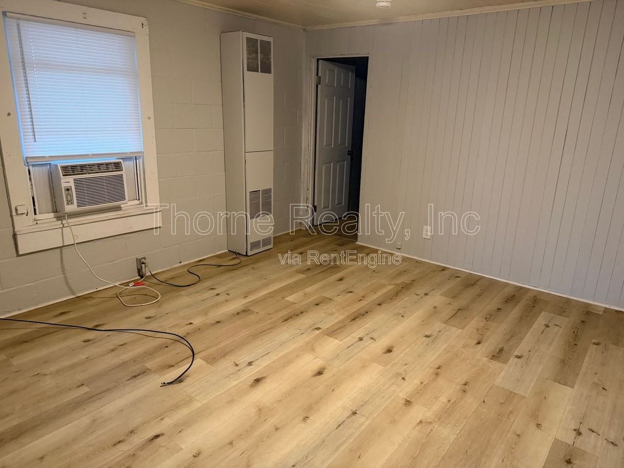 1504 Coleman St Se #B - Photo 4 of 11