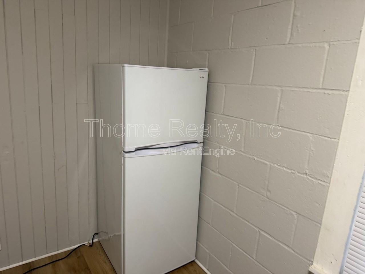 1504 Coleman St Se #B - Photo 6 of 11