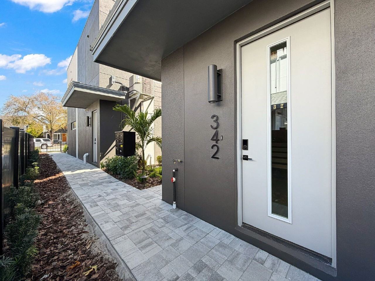 342 14th St N - Photo 5 of 37