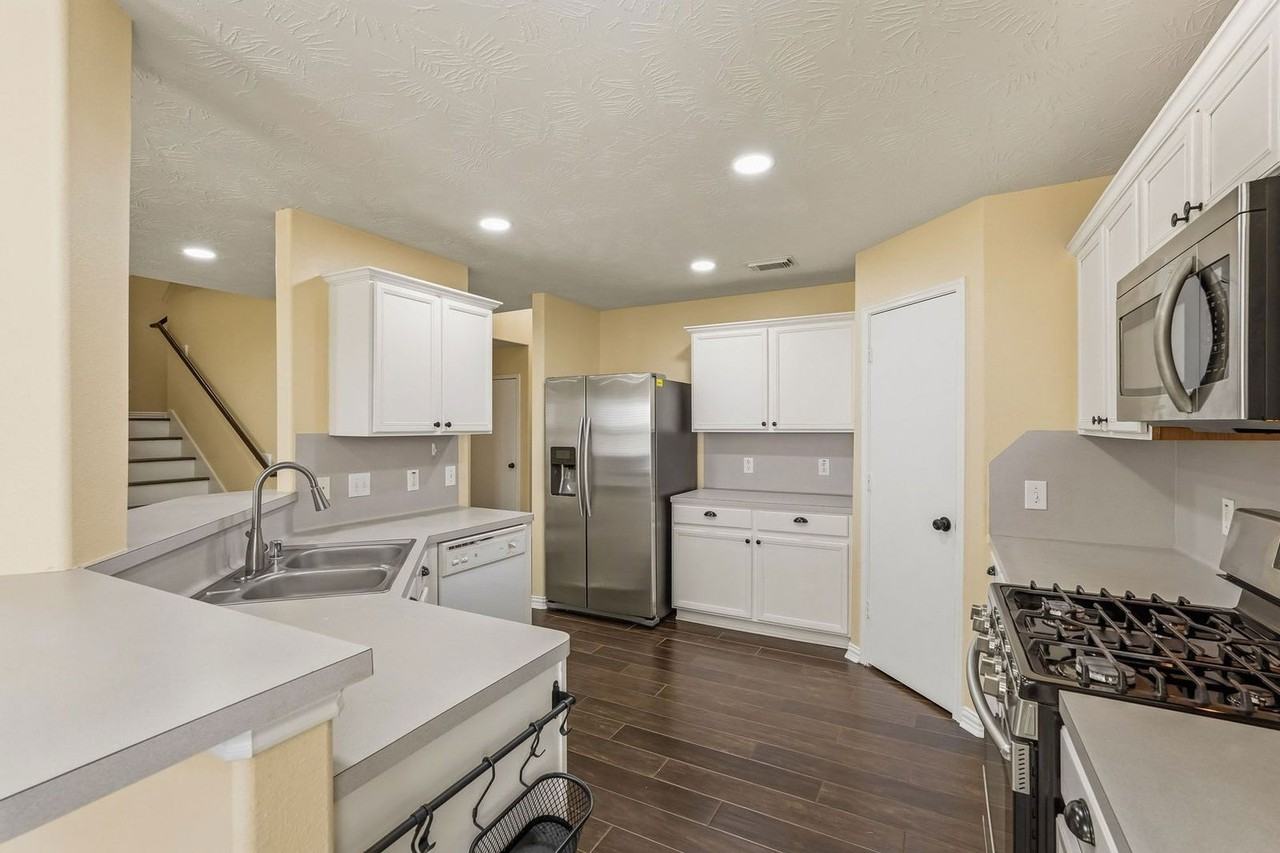 11506 Harbour Lake Ct - Photo 7 of 25