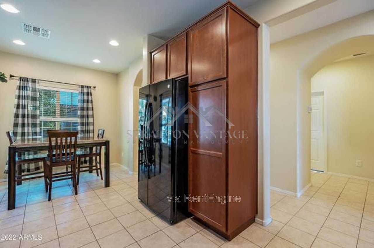 5614 W Montebello Way - Photo 6 of 22