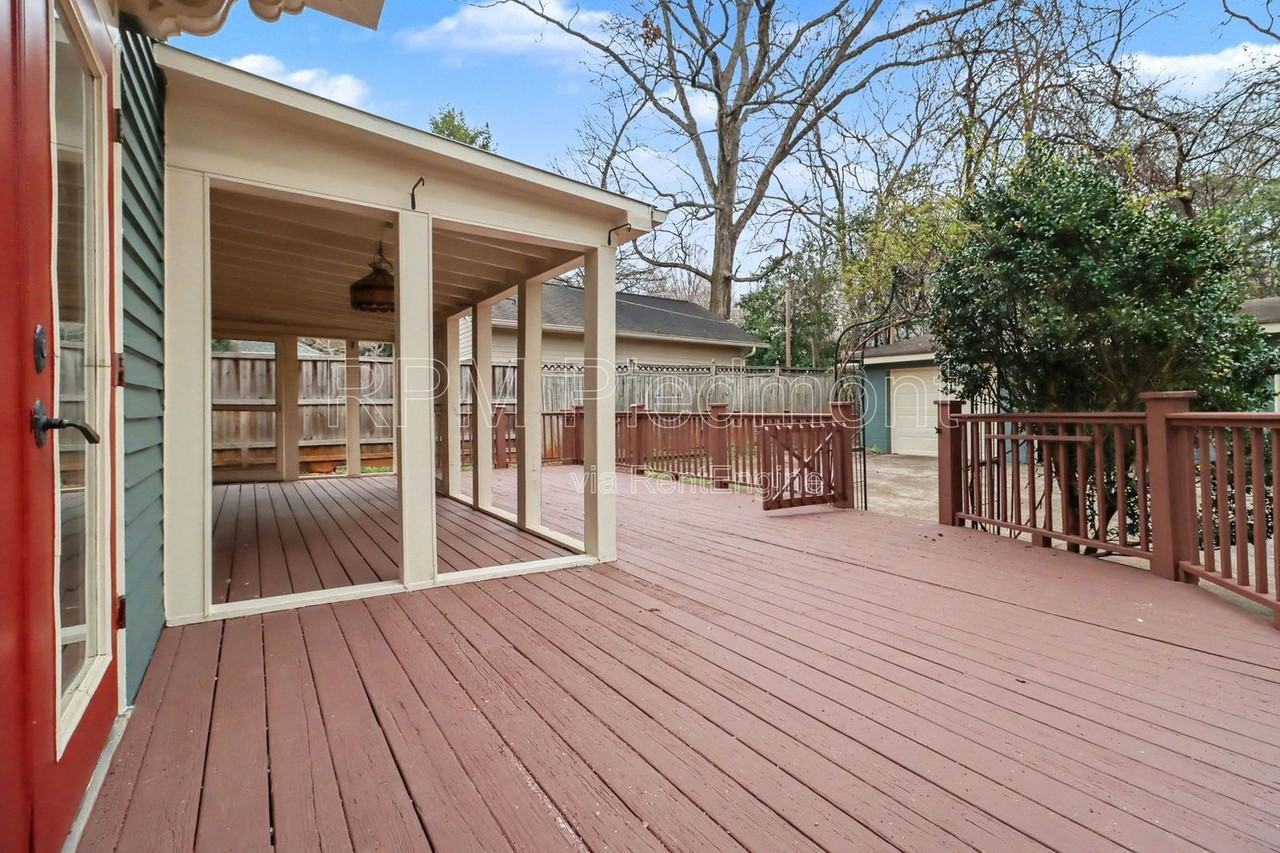 409 Oakdale Rd Ne - Photo 5 of 31