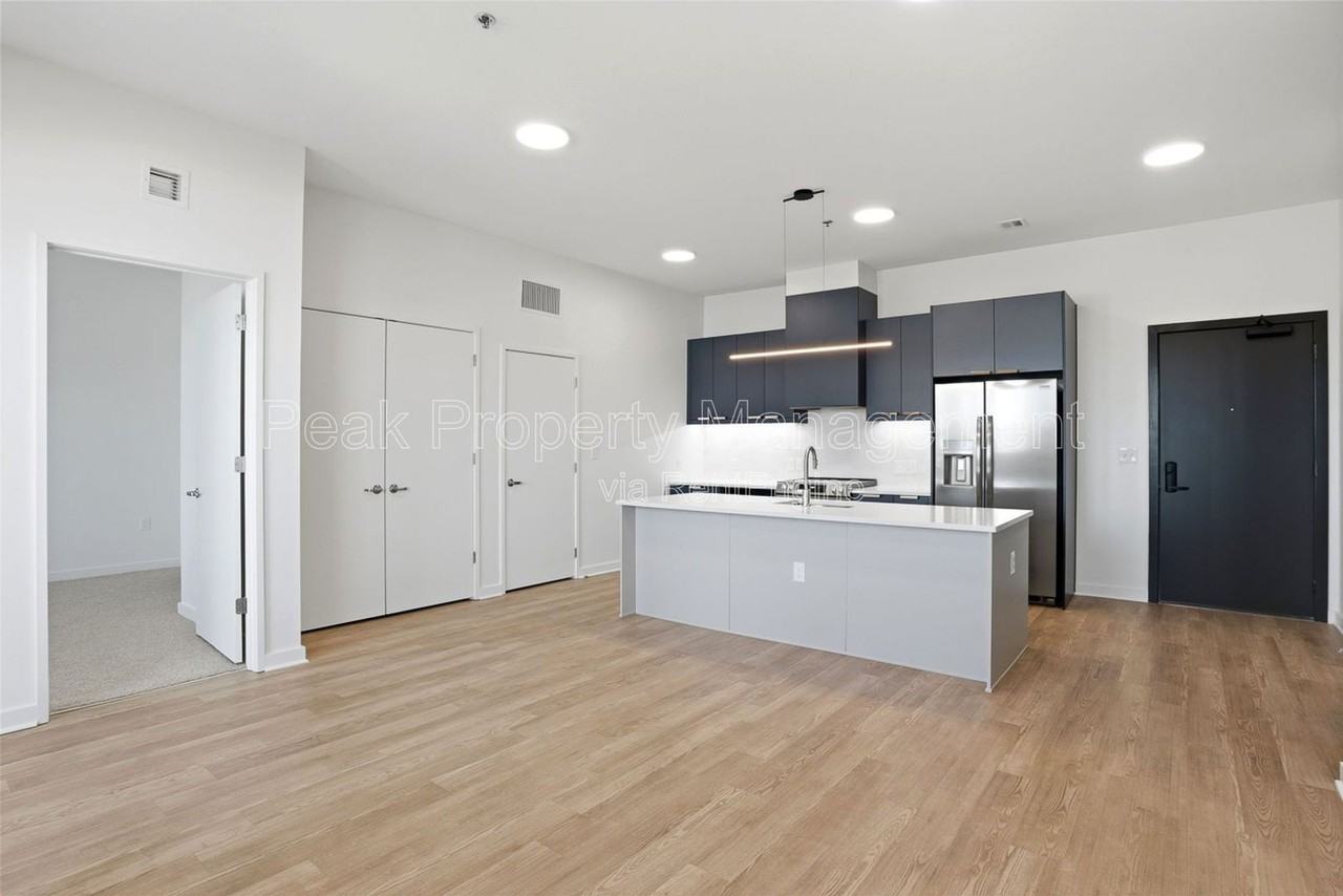 501 Orleans St #301 - Photo 6 of 41