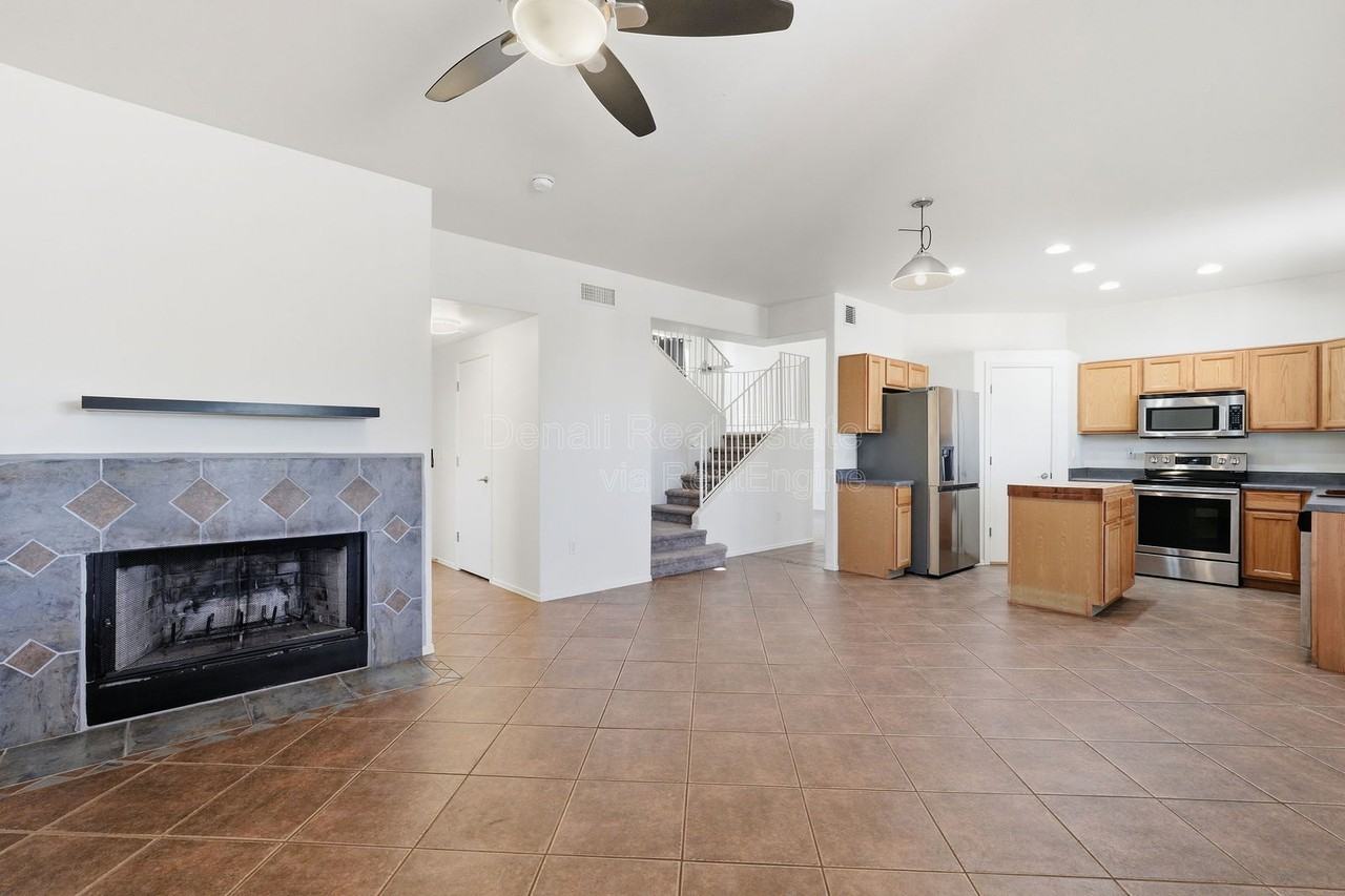 10208 E Prospect Vista Way - Photo 4 of 34