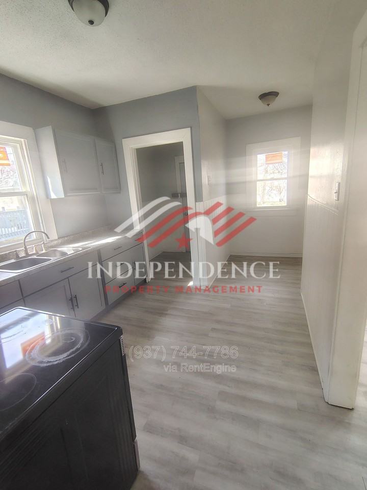 951 Ferndale Ave #951 - Photo 5 of 17