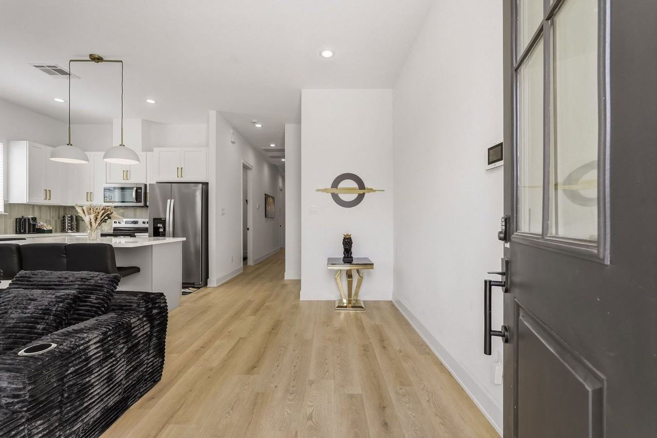 6528 Weston St #A - Photo 4 of 25